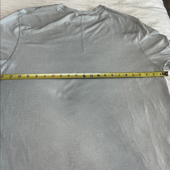 Lululemon T-Shirt - Picture 3 of 4